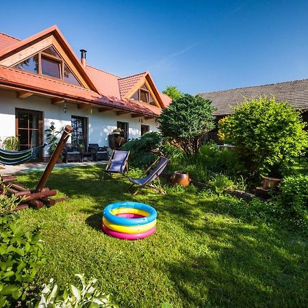 Dom Pod Orzechem Villa Łapczyce Kültér fotó
